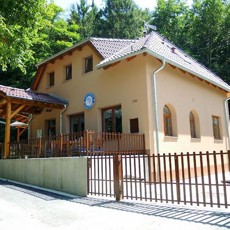 Penzion Pod Kartouzkou Dolany  Buitenkant foto